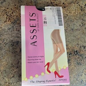 Assets by Sara Blakely Black Size 1 NWT